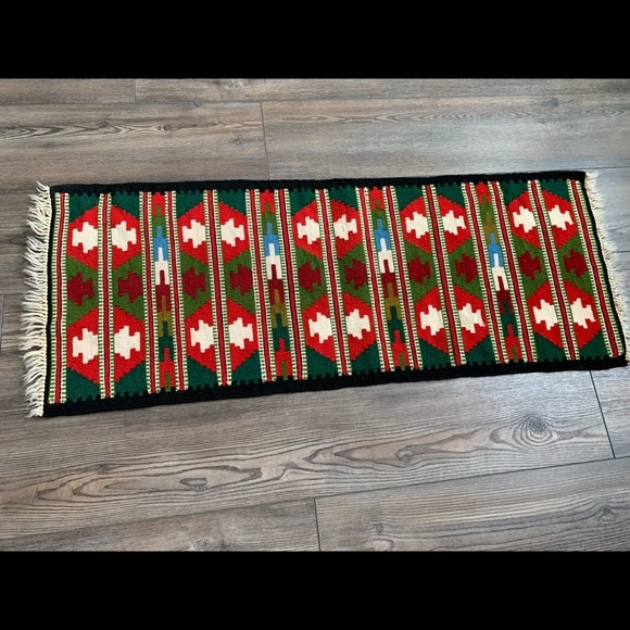 Table Runner - Picture 3 of 4